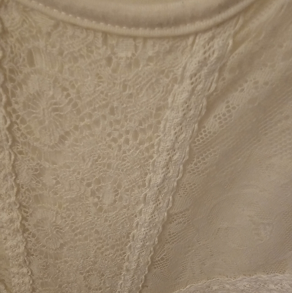 Lace tank top - Picture 2 of 4